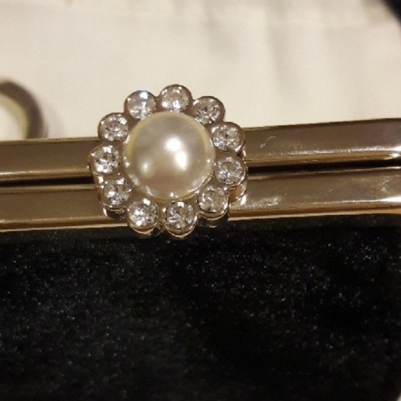 Kate Spade black velvet coin purse👑 - Picture 4 of 5